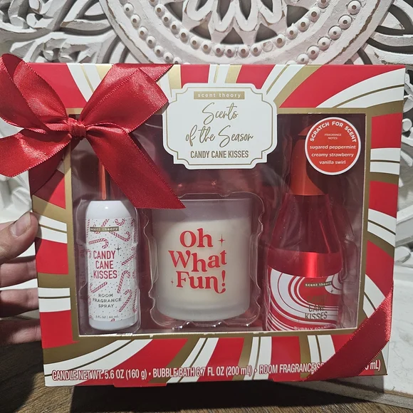 New Candy Cane Kisses Gift Set - Red and White - Picture 1 of 6